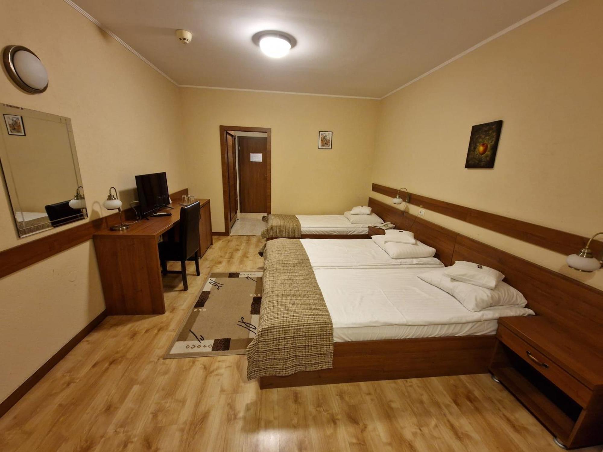 Hotel Crisana Αράντ Εξωτερικό φωτογραφία