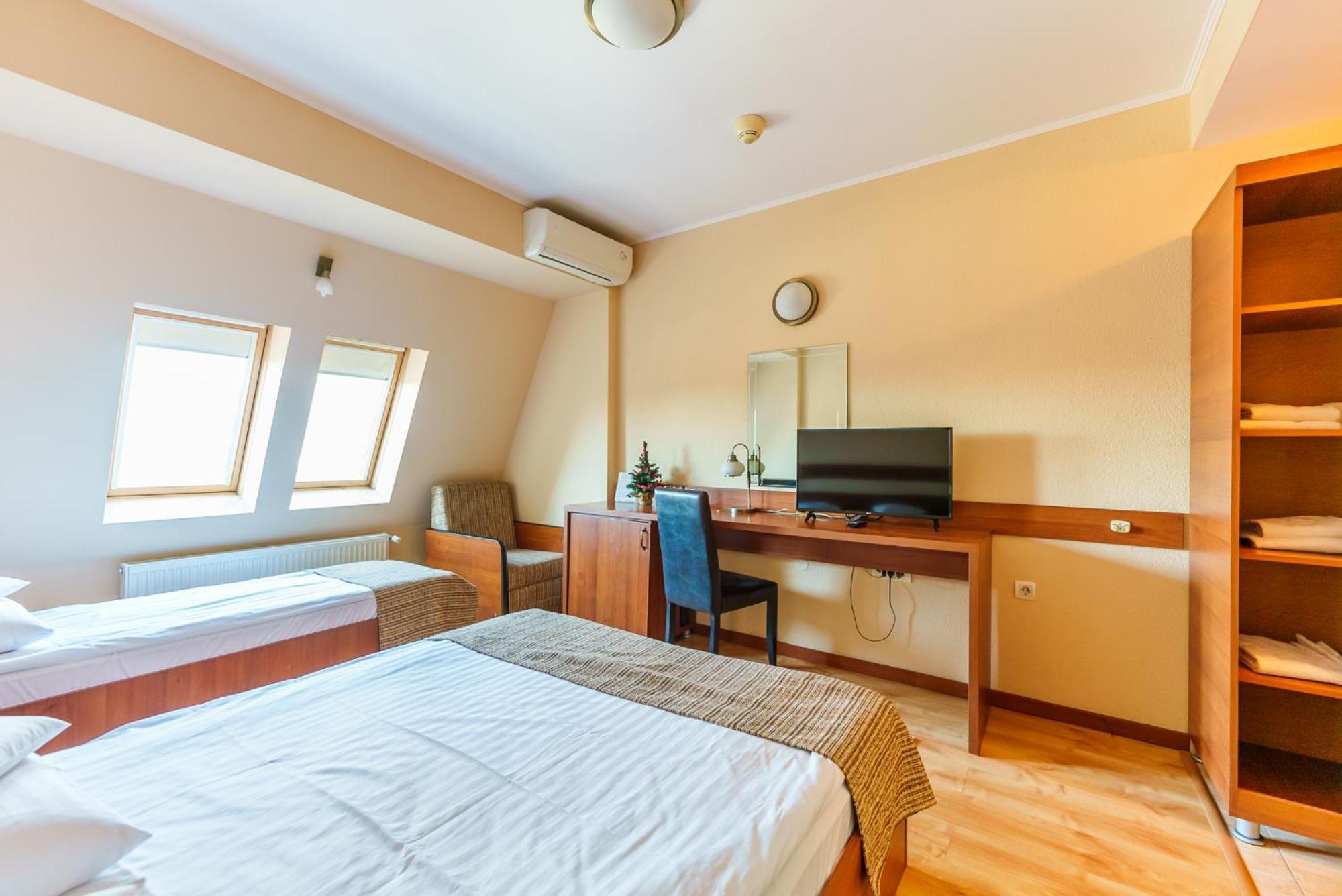 Hotel Crisana Αράντ Εξωτερικό φωτογραφία