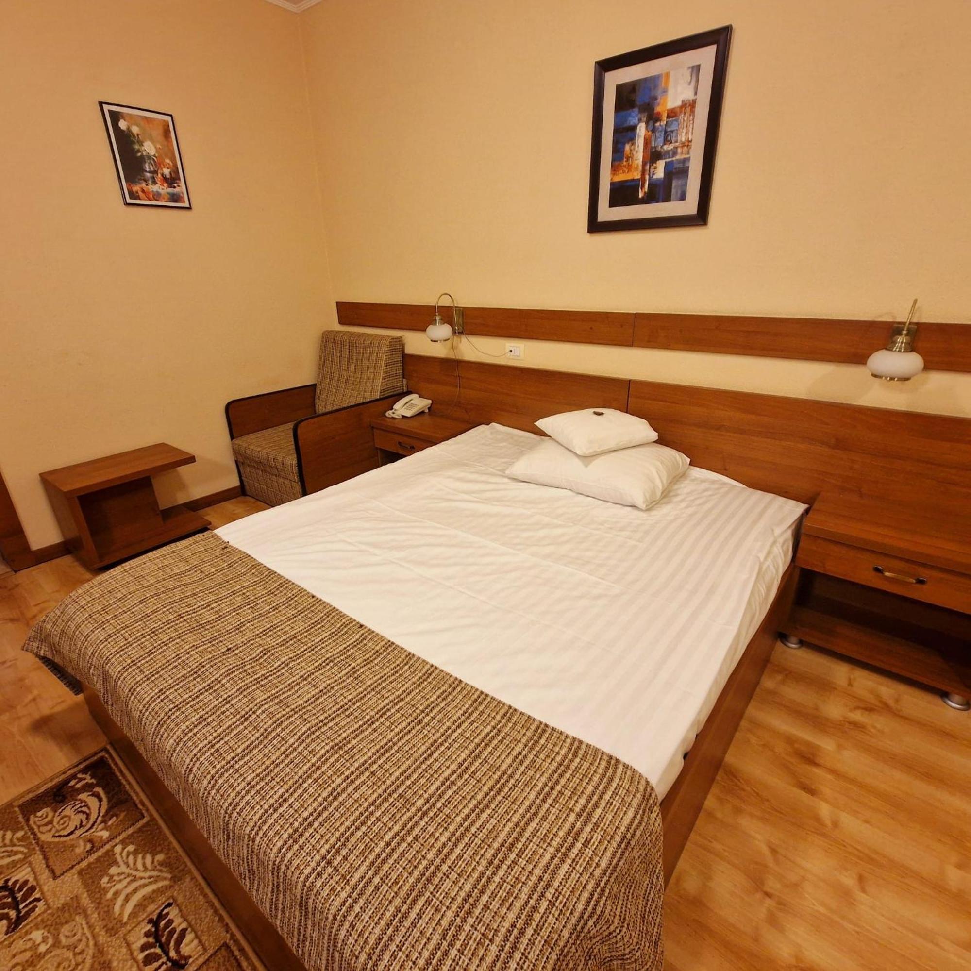 Hotel Crisana Αράντ Εξωτερικό φωτογραφία