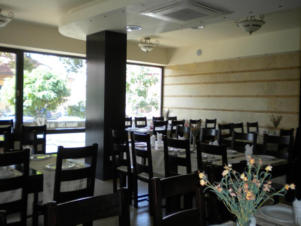 Hotel Crisana Αράντ Εξωτερικό φωτογραφία